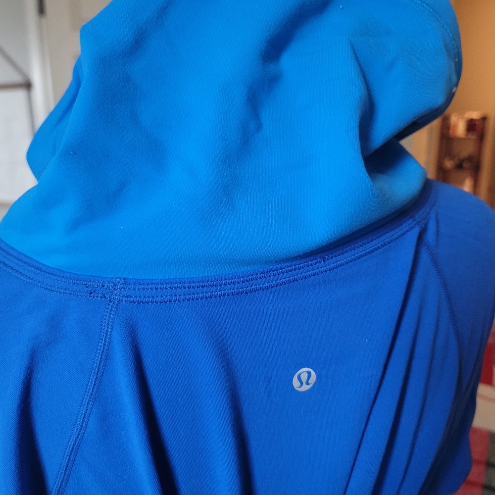 Lululemon long sleeve shirt with Cowell neck